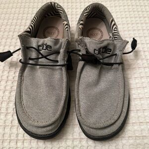 Men’s Size 6 Hey Dudes